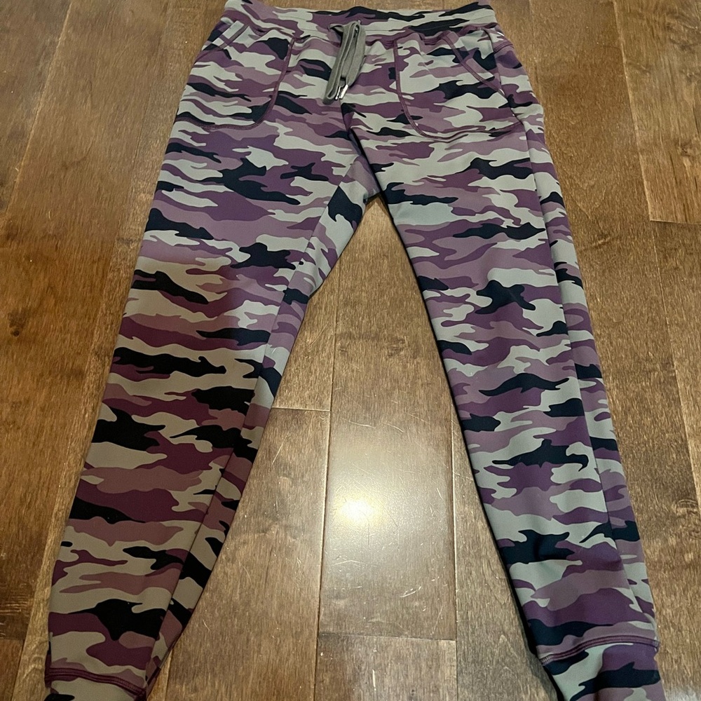 Purple Camo Zyia Joggers size small